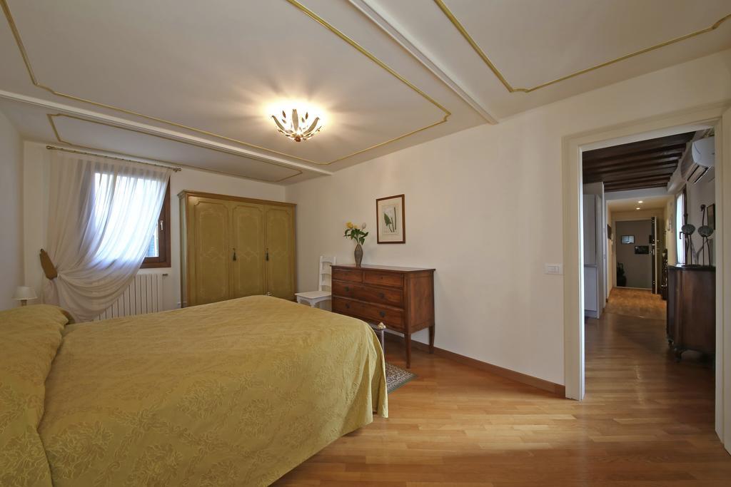 Appartamenti Inside Palazzo Foscarini ヴェネツィア エクステリア 写真