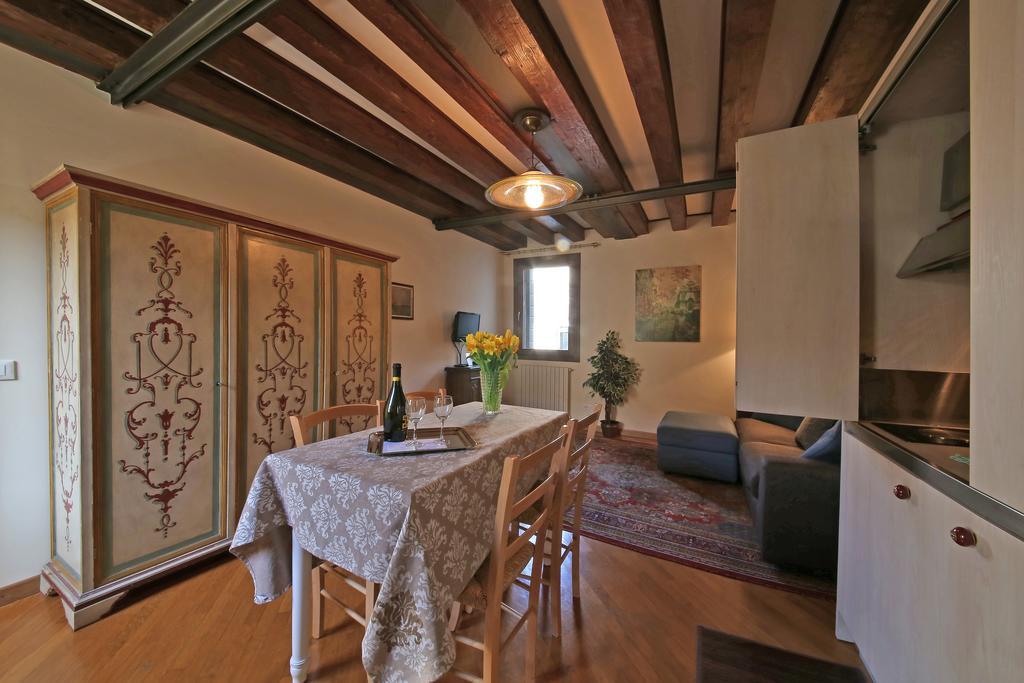 Appartamenti Inside Palazzo Foscarini ヴェネツィア エクステリア 写真