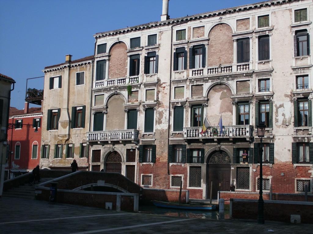 Appartamenti Inside Palazzo Foscarini ヴェネツィア エクステリア 写真