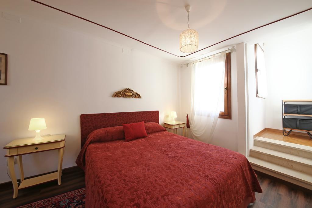 Appartamenti Inside Palazzo Foscarini ヴェネツィア エクステリア 写真