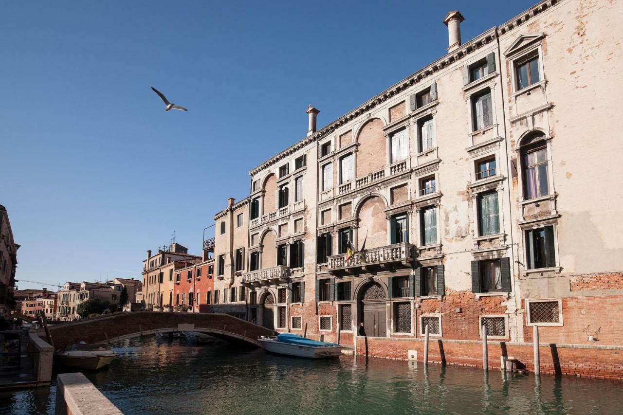 Appartamenti Inside Palazzo Foscarini ヴェネツィア エクステリア 写真
